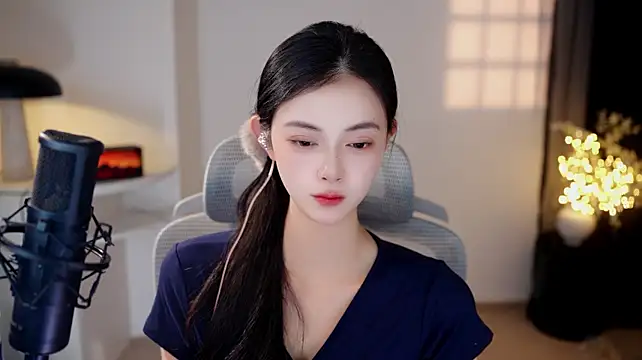 Ocean--Lili live cam on StripChat