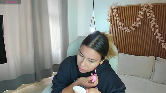 Evely_crosss live cam on StripChat