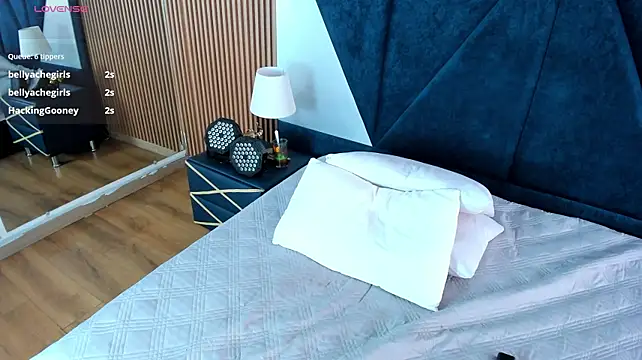 Olivia_Collinns1 live cam on StripChat
