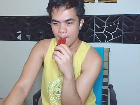 yourmikexxx live cam on StripChat