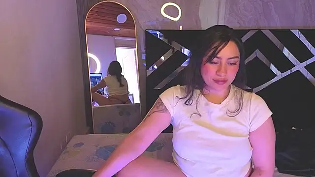 amara_sweet_a live cam on StripChat