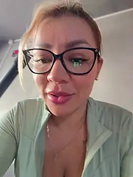 DIANITA_1988 live sex cam
