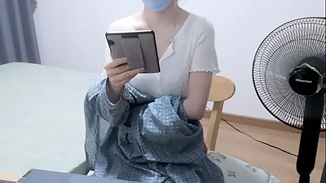xinyibao live cam on StripChat