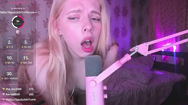 Cutie_Bambi's live cam
