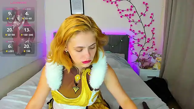 DellaRows live cam on StripChat
