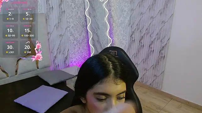 ALMAA_TAY live cam on StripChat