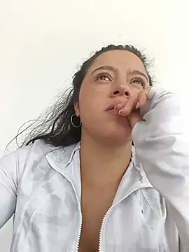 Luna_Rose1 live cam on StripChat