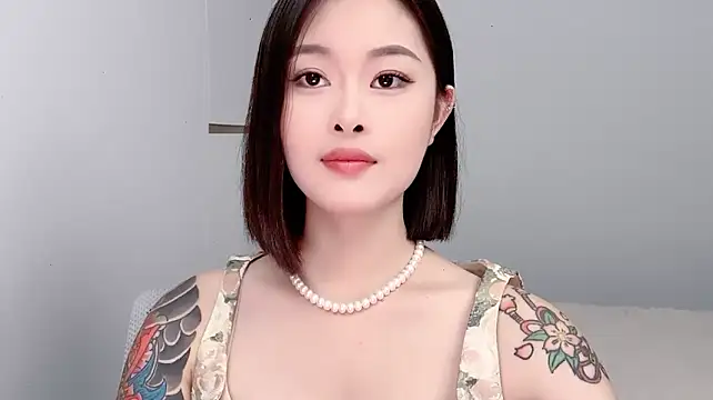 Ivy_360 live cam on StripChat