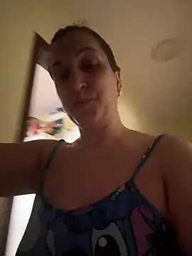 Bia_sexynovaes live sex cam