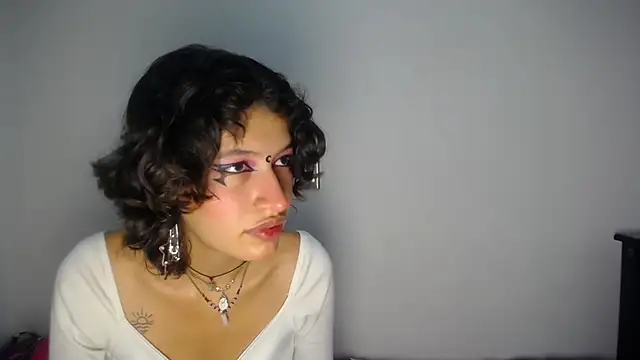 diamond__420 live cam on StripChat