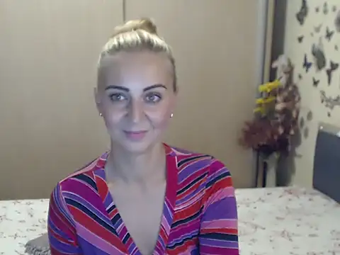Denysyaa live cam on StripChat