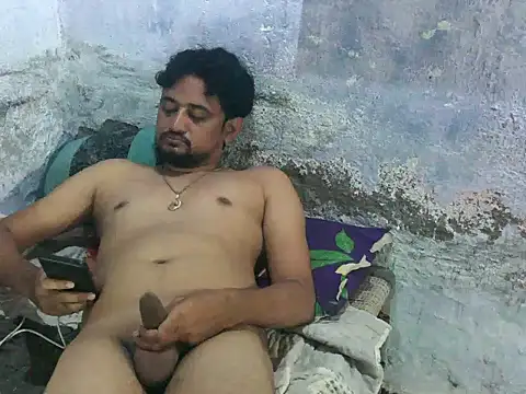 ROCOGUJUBULL live cam on StripChat
