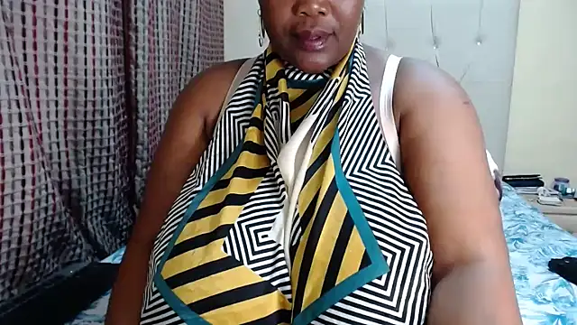 CHOCOLATEDARKBUSTYX live cam on StripChat