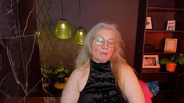 NataliMellow live cam on StripChat