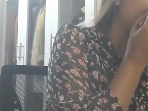 NancyRuvi live cam on StripChat
