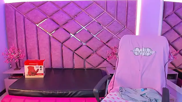sarah_sweett_ live cam on StripChat