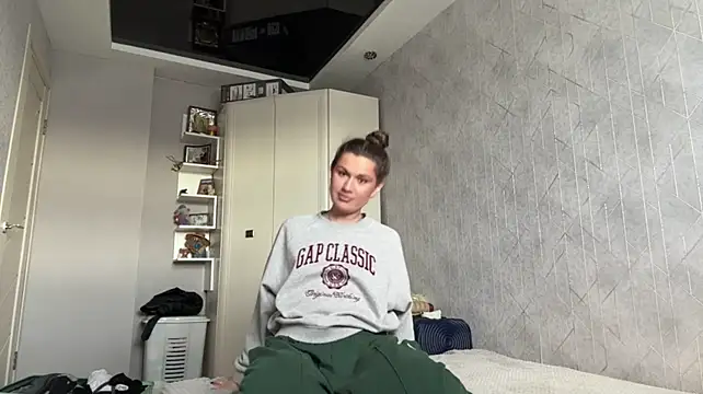 AmmieMinish 🕰 live webcam