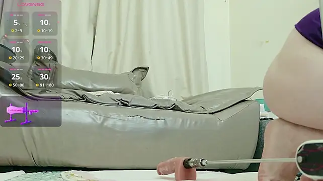 fox-yiyi live cam on StripChat