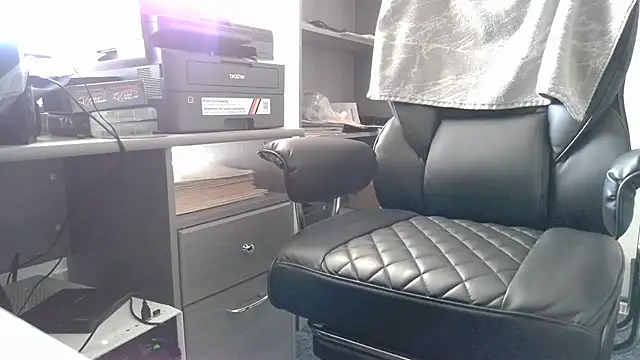 TrevorSteele live cam on StripChat