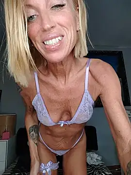 Weloveblue live cam on StripChat