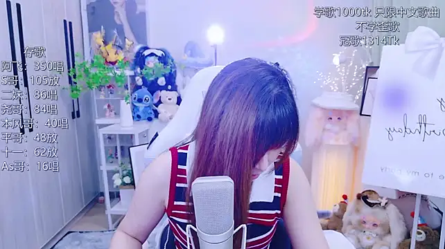 LazyCat94624 live cam on StripChat