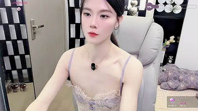 Yueyue-MM live cam on StripChat