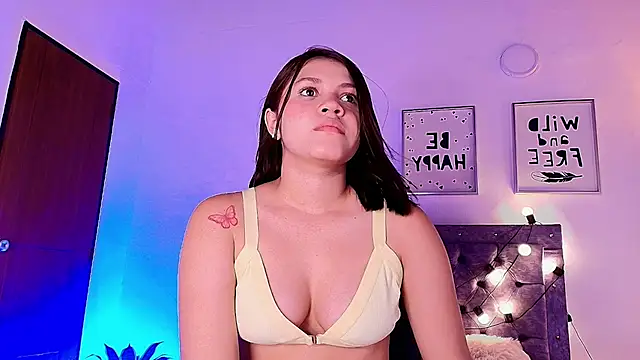 Amanda_Rossi live cam on StripChat