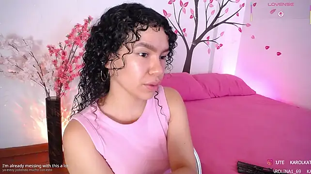 Karolina_1 live cam on StripChat