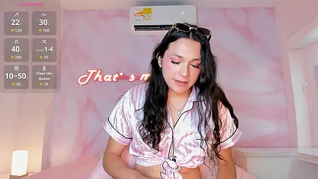 Rubii_Cutee live cam on StripChat