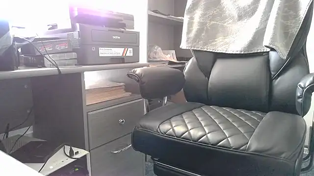 TrevorSteele live cam on StripChat