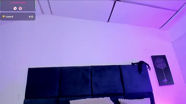 april_jones05 live cam on StripChat