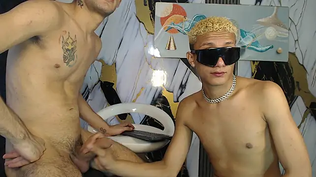 BIG_LOVERS33 live cam on StripChat