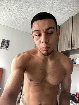Taylor_DiamondBoy live cam on StripChat