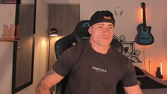 connorsmiith live cam on StripChat