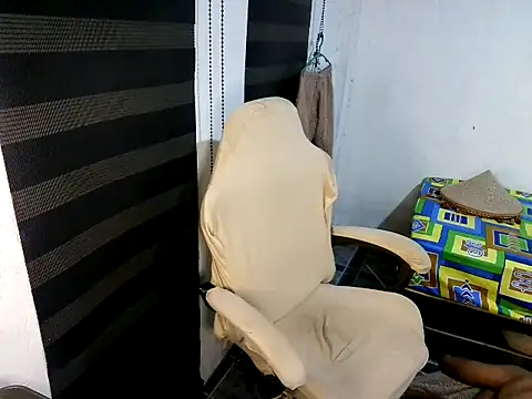 Spicy_RowyCam live cam on StripChat