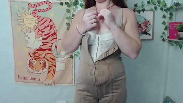 VeryVeryVeryShy_ live webcam