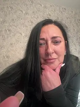 ksuha11 live cam on StripChat