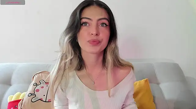 Fernanda_aaaa live cam on StripChat