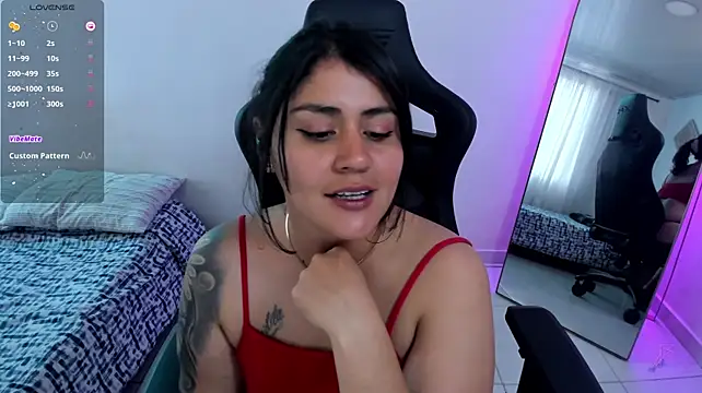 karlie02_ live cam on StripChat