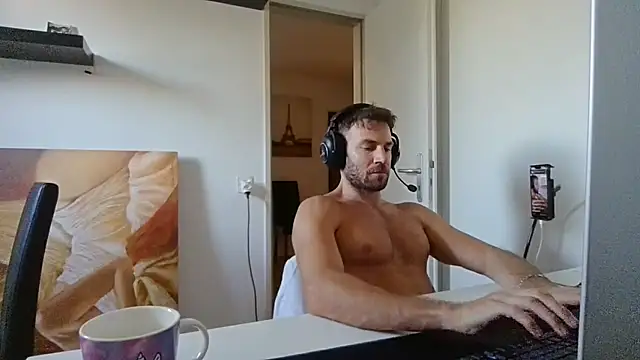 alpha-hunk live cam on StripChat