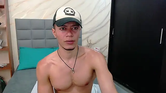 mike_rolly_hot live cam on StripChat