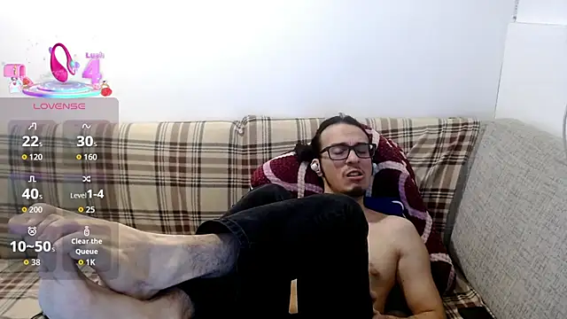 cholitohermoso live cam on StripChat