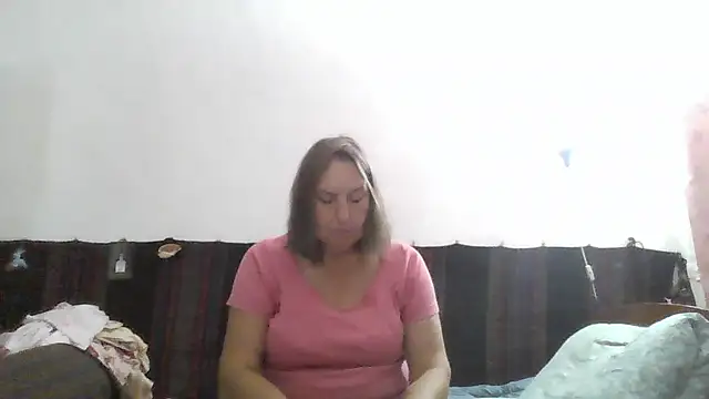 AnnaLive570 live cam on StripChat