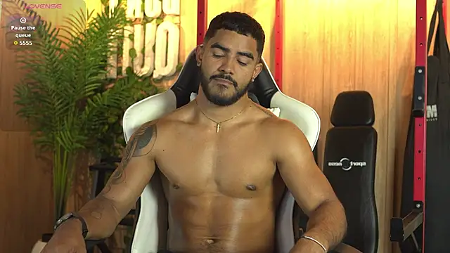 Reik_Vonn live cam on StripChat