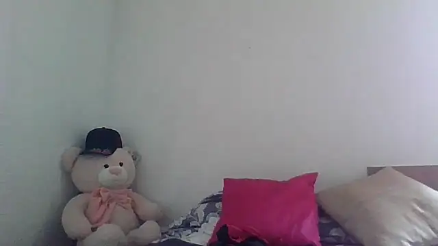 yoahotpetrafiery live cam on StripChat