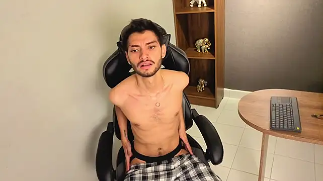 Nicolas_Rider live cam on StripChat