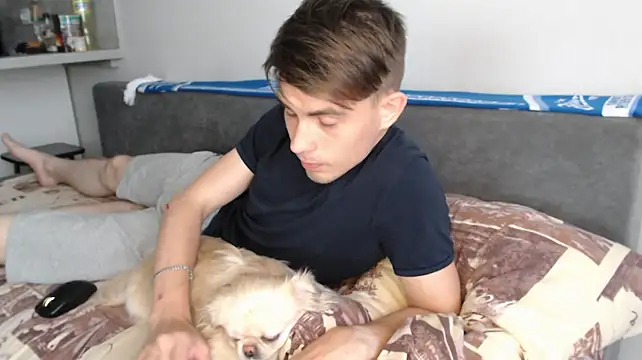 Student_Oliver live cam on StripChat