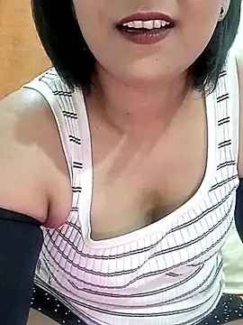 Queen_Kushi4 live cam on StripChat