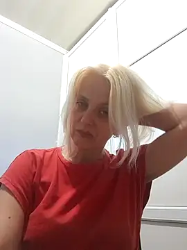 MiaLove183 live cam on StripChat