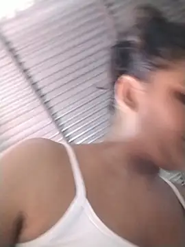 Andreita_95 live cam on StripChat